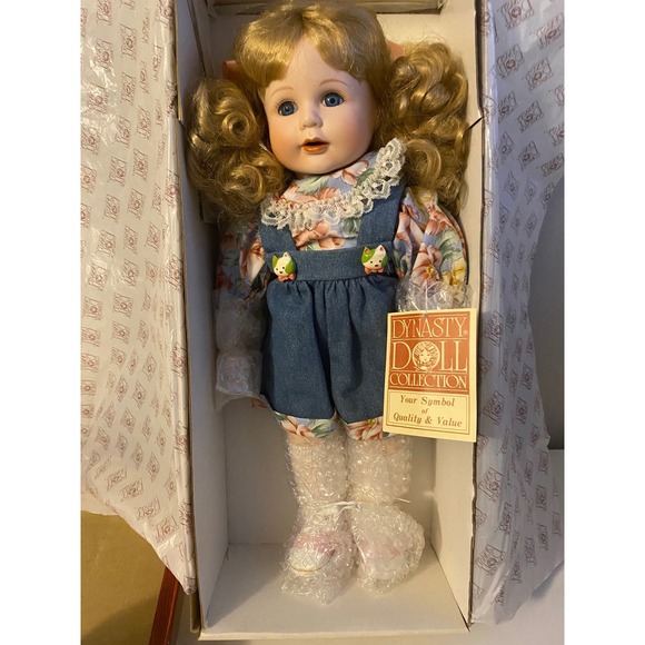 Dynasty Doll Collection Porcelain‎ Doll - Picture 4 of 8